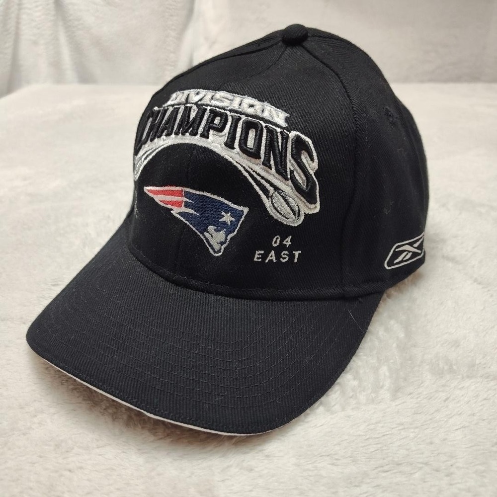 New England Patriots 2004 Division Champions Hat Cap Mens Black Football Reebok